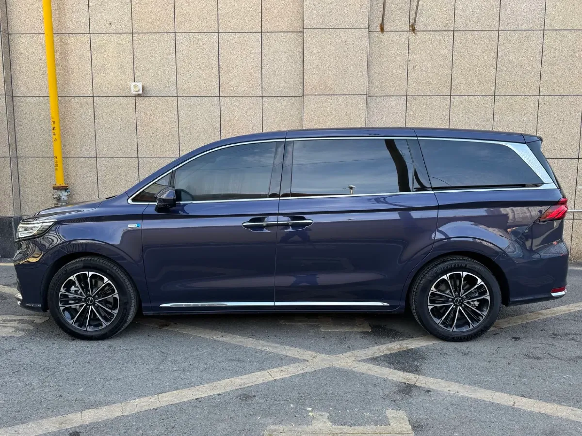 2022 Roewe iMAX8 2.0T 234HP L4 8AT,autocango,china used car exporter,china ev exporter,chinese used car exporter,chinese used ev exporter