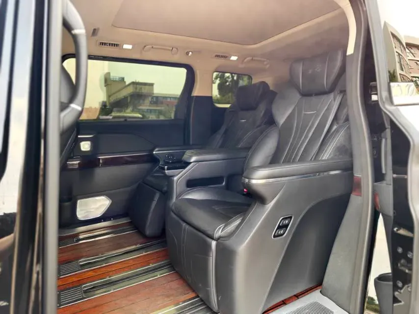 2023 HongQi HQ9 2.0T 252HP L4 8AT,autocango,china used car exporter,china ev exporter,chinese used car exporter,chinese used ev exporter