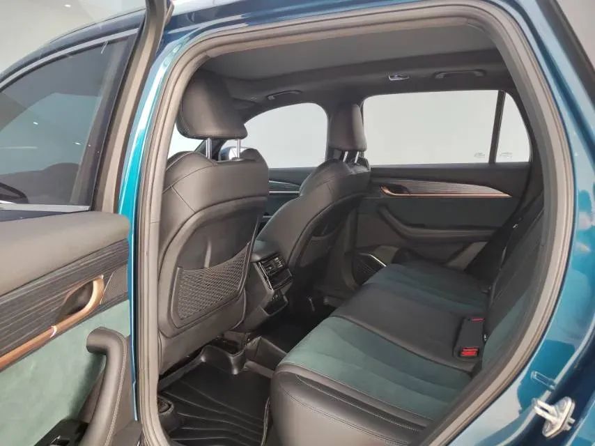 2021 Geely Monjaro 2.0T 238HP L4 8AT,autocango,china used car exporter,china ev exporter,chinese used car exporter,chinese used ev exporter