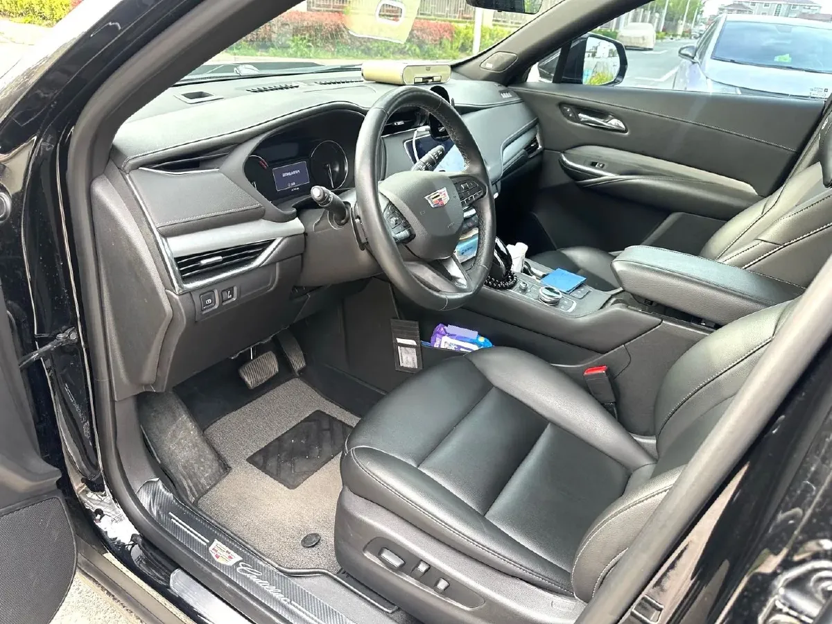 2022 Cadillac XT4 2.0T 237HP L4 9AT,autocango,china used car exporter,china ev exporter,chinese used car exporter,chinese used ev exporter