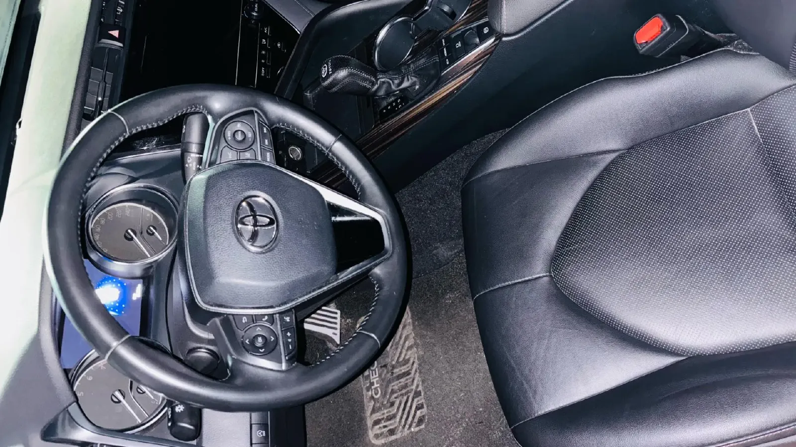 2019 Toyota Camry 2.5L 209HP L4 8AT,autocango,china used car exporter,china ev exporter,chinese used car exporter,chinese used ev exporter