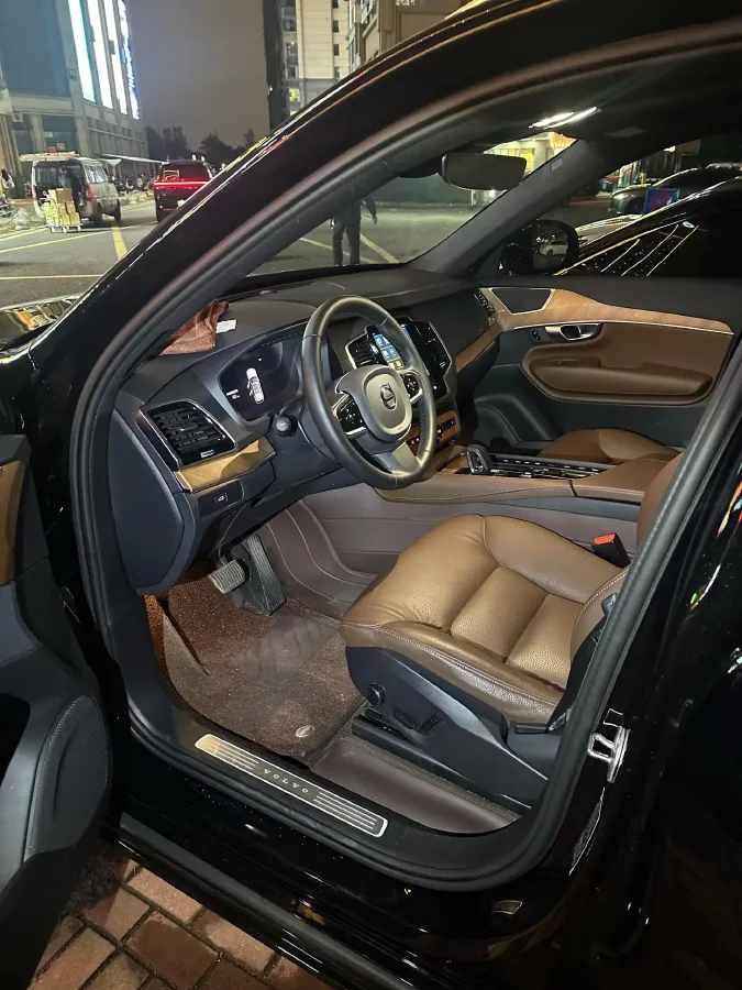 2024 Volvo XC90 2.0T 299HP L4 8AT,autocango,china used car exporter,china ev exporter,chinese used car exporter,chinese used ev exporter