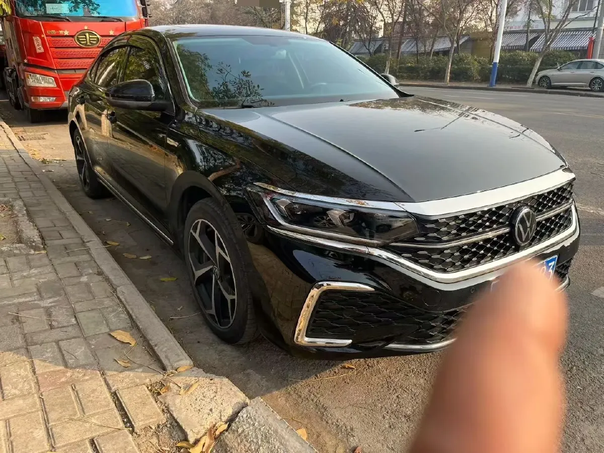 2024 Volkswagen Passat 2.0T 186HP L4 7DCT,autocango,china used car exporter,china ev exporter,chinese used car exporter,chinese used ev exporter