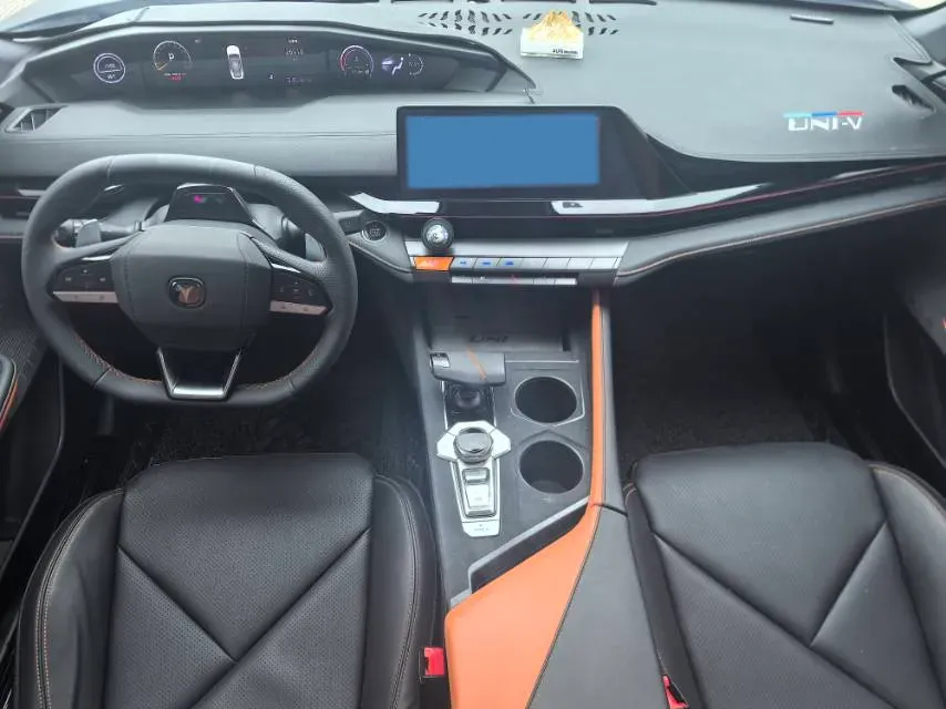 2022 ChangAn UNI-V 1.5T 188HP L4 7DCT,autocango,china used car exporter,china ev exporter,chinese used car exporter,chinese used ev exporter