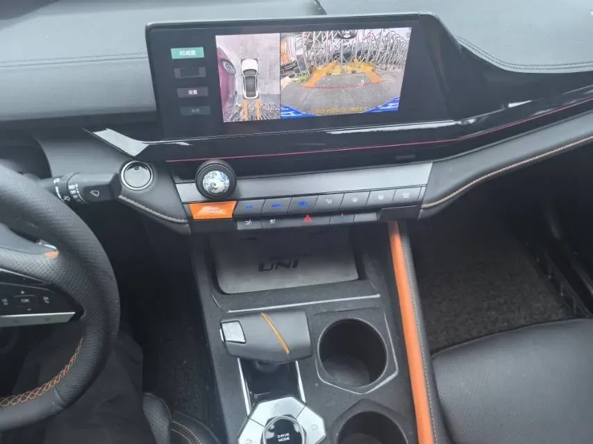 2022 ChangAn UNI-V 1.5T 188HP L4 7DCT,autocango,china used car exporter,china ev exporter,chinese used car exporter,chinese used ev exporter
