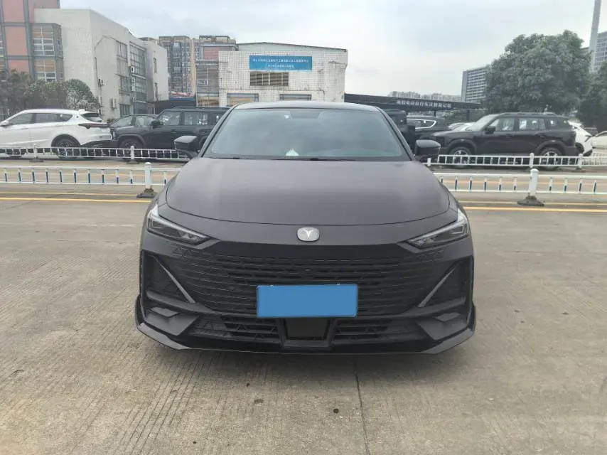 2022 ChangAn UNI-V 1.5T 188HP L4 7DCT,autocango,china used car exporter,china ev exporter,chinese used car exporter,chinese used ev exporter
