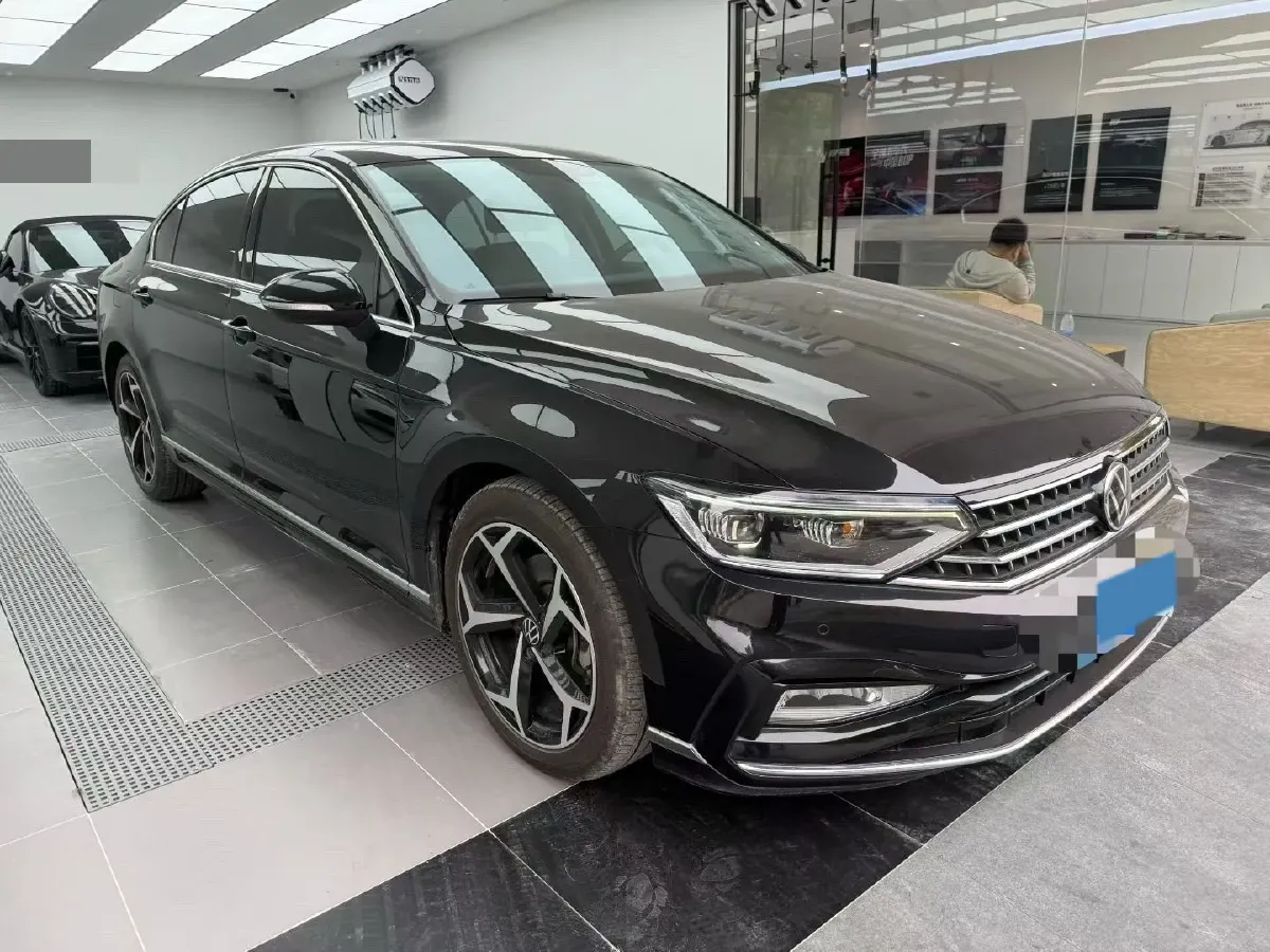 2023 Volkswagen Magotan 2.0T 186HP L4 7DCT,autocango,china used car exporter,china ev exporter,chinese used car exporter,chinese used ev exporter