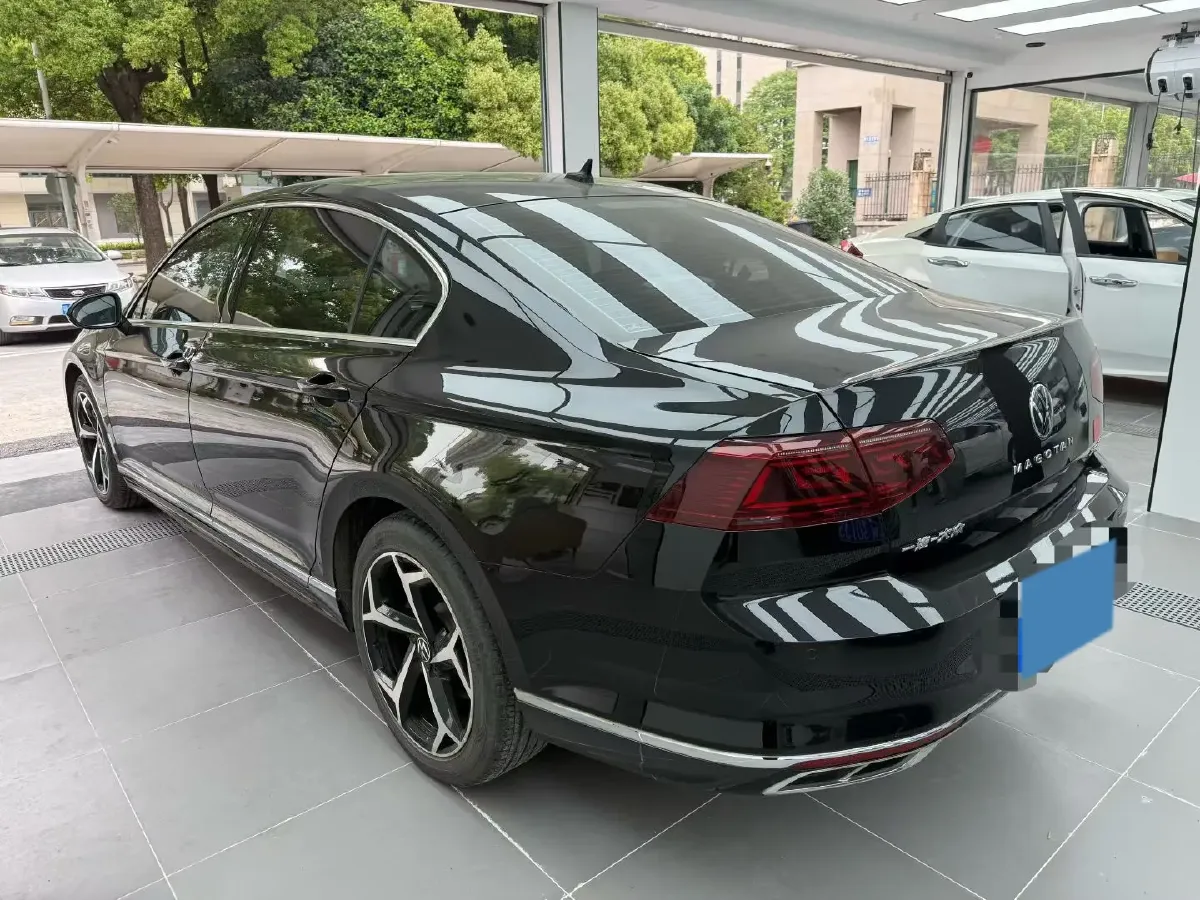 2023 Volkswagen Magotan 2.0T 186HP L4 7DCT,autocango,china used car exporter,china ev exporter,chinese used car exporter,chinese used ev exporter