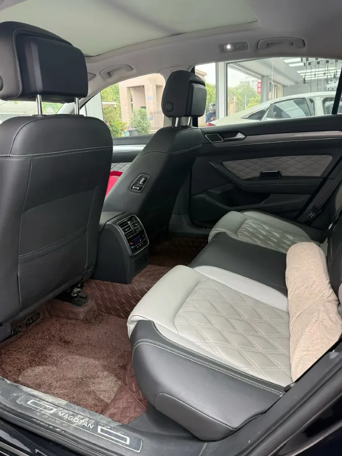 2023 Volkswagen Magotan 2.0T 186HP L4 7DCT,autocango,china used car exporter,china ev exporter,chinese used car exporter,chinese used ev exporter