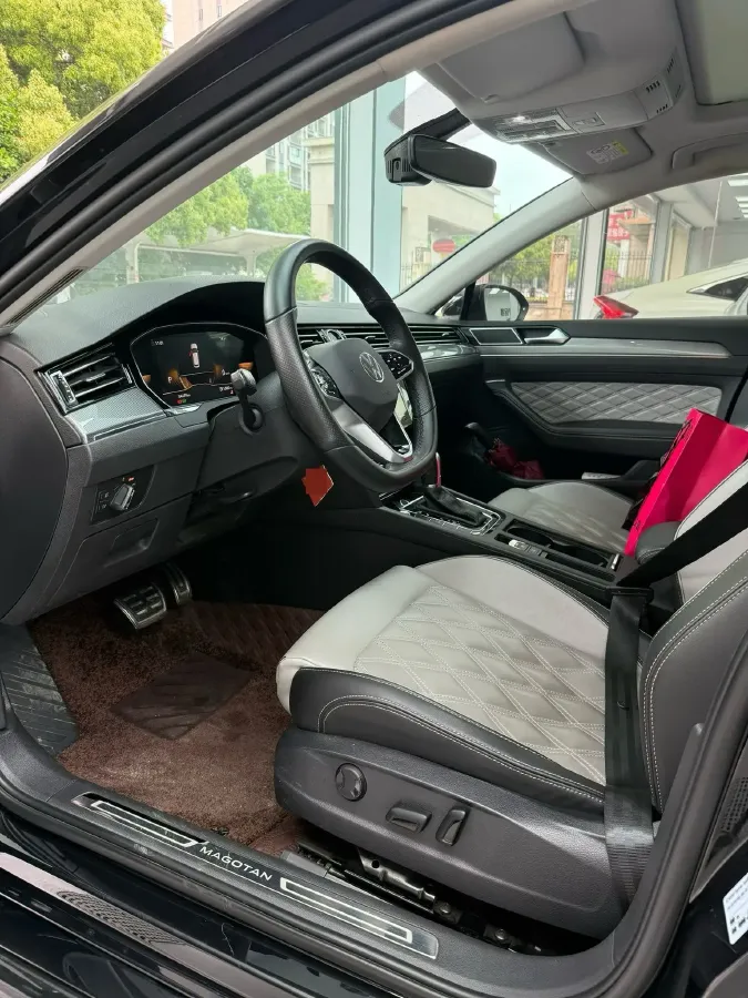 2023 Volkswagen Magotan 2.0T 186HP L4 7DCT,autocango,china used car exporter,china ev exporter,chinese used car exporter,chinese used ev exporter