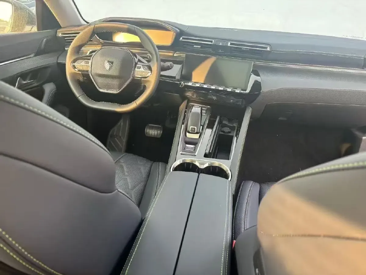 2025 Peugeot 508 1.8T 211HP L4 8AT,autocango,china used car exporter,china ev exporter,chinese used car exporter,chinese used ev exporter