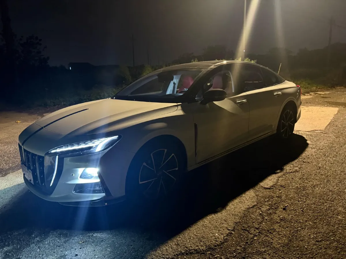 2025 HongQi H6 2.0T 252HP L4 8AT,autocango,china used car exporter,china ev exporter,chinese used car exporter,chinese used ev exporter