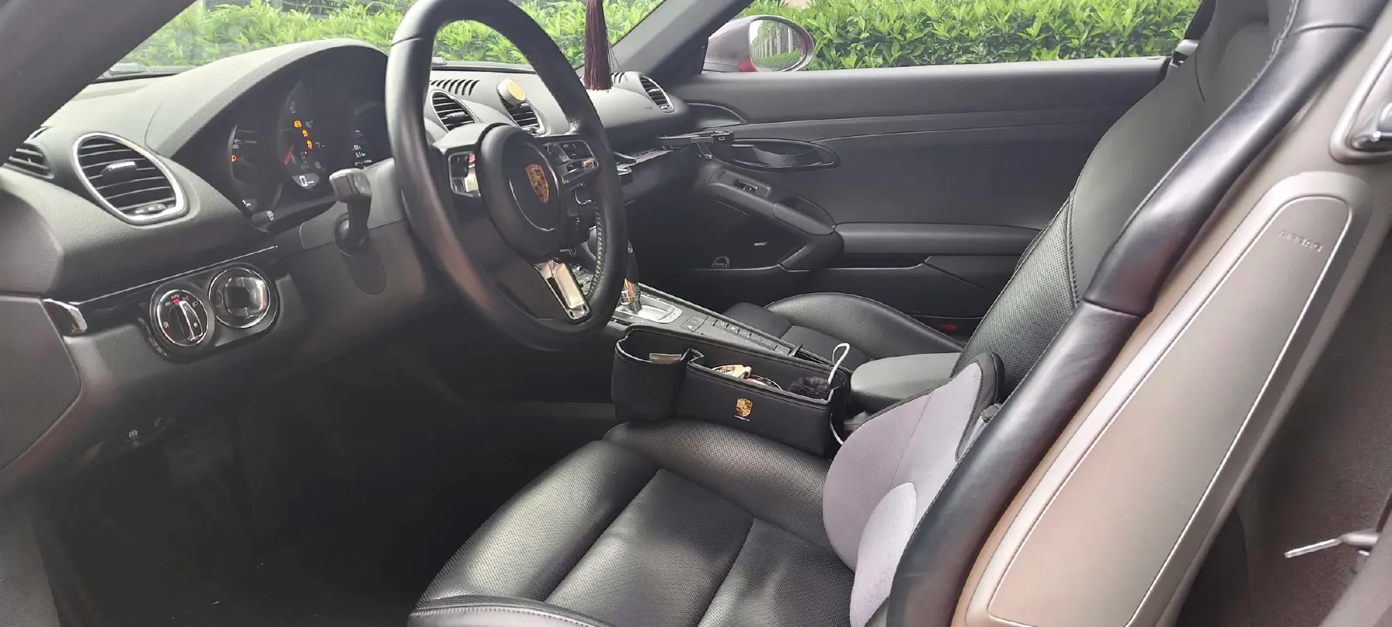 2019 Porsche 718 2.0T 300HP H4 7DCT,autocango,china used car exporter,china ev exporter,chinese used car exporter,chinese used ev exporter