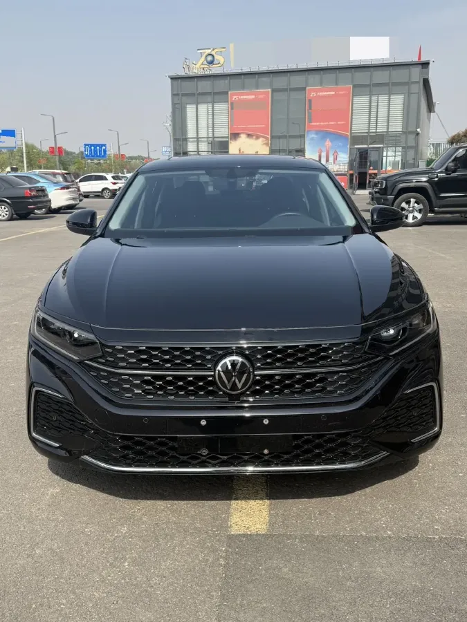 2023 Volkswagen Passat 2.0T 186HP L4 7DCT,autocango,china used car exporter,china ev exporter,chinese used car exporter,chinese used ev exporter
