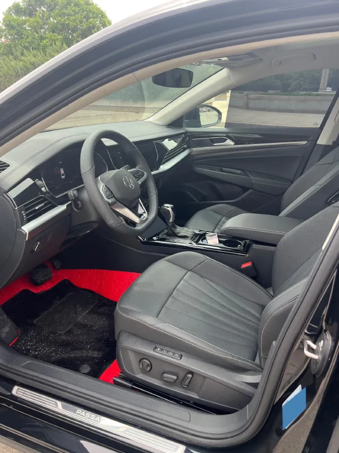 2025 Volkswagen Passat 2.0T 220HP L4 7DCT,autocango,china used car exporter,china ev exporter,chinese used car exporter,chinese used ev exporter