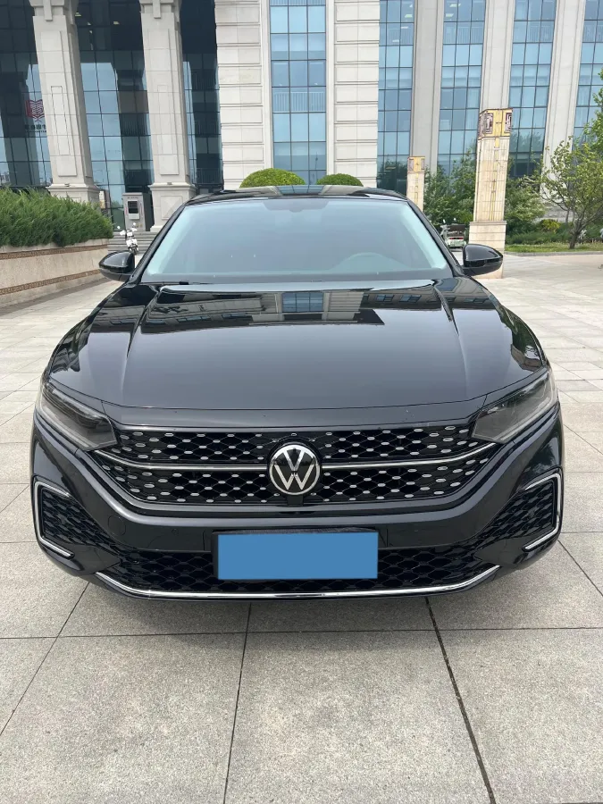2025 Volkswagen Passat 2.0T 220HP L4 7DCT,autocango,china used car exporter,china ev exporter,chinese used car exporter,chinese used ev exporter