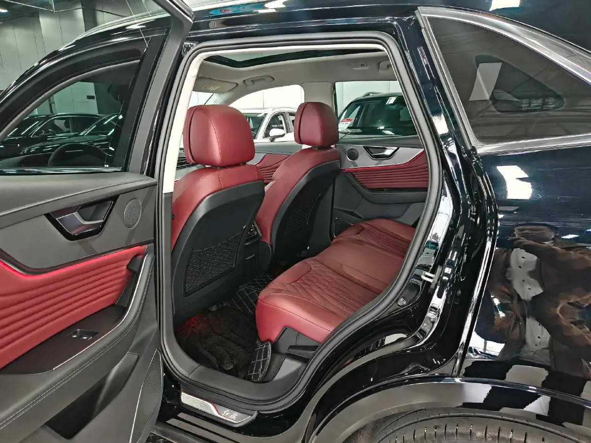 2023 HongQi HS5 2.0T 252HP L4 8AT,autocango,china used car exporter,china ev exporter,chinese used car exporter,chinese used ev exporter