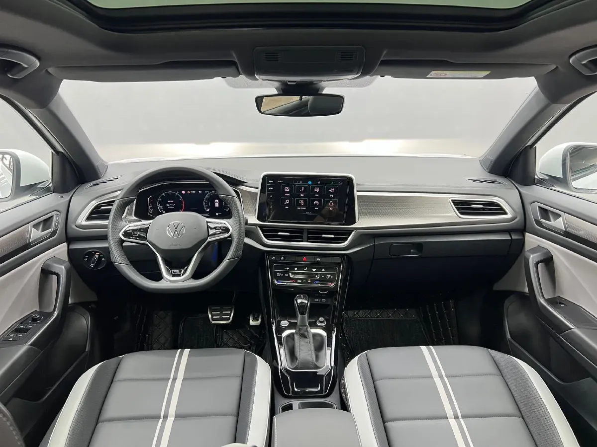 2023 Volkswagen T-Roc 1.5T 160HP L4 7DCT,autocango,china used car exporter,china ev exporter,chinese used car exporter,chinese used ev exporter