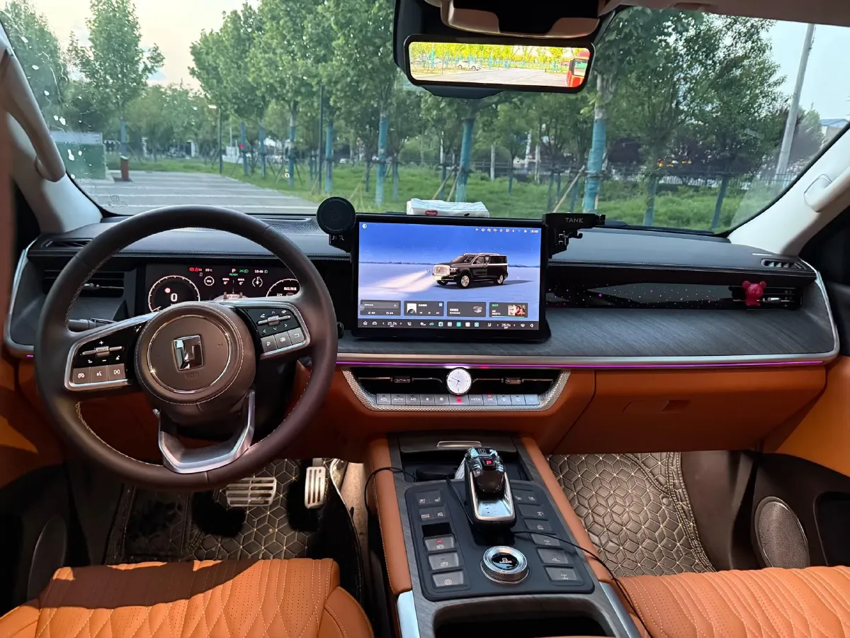 2025 Tank 500 2.0T 252HP L4 3DHT PHEV 59.05KWH,autocango,china used car exporter,china ev exporter,chinese used car exporter,chinese used ev exporter