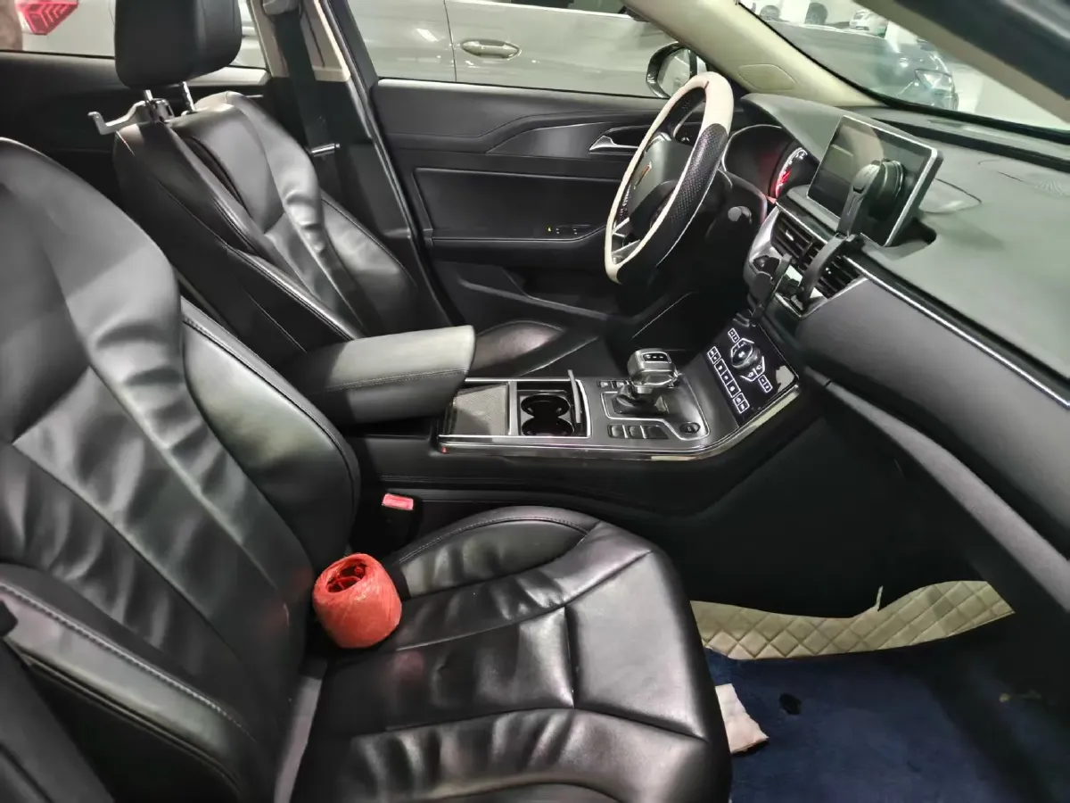 2020 HongQi H5 1.8T 197HP L4 6AT,autocango,china used car exporter,china ev exporter,chinese used car exporter,chinese used ev exporter