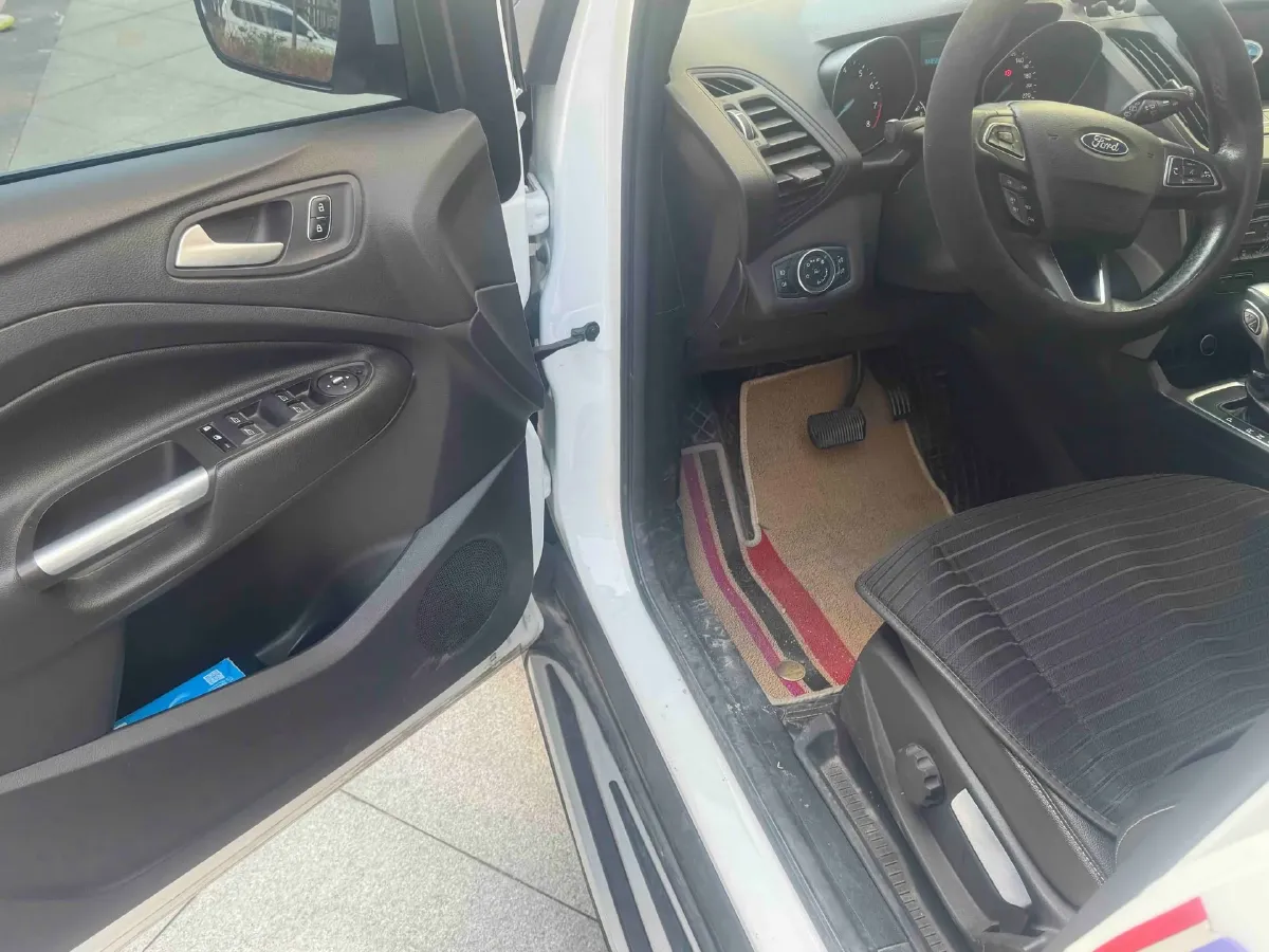 2019 Ford Kuga 1.5T 182HP L4 6AT,autocango,china used car exporter,china ev exporter,chinese used car exporter,chinese used ev exporter