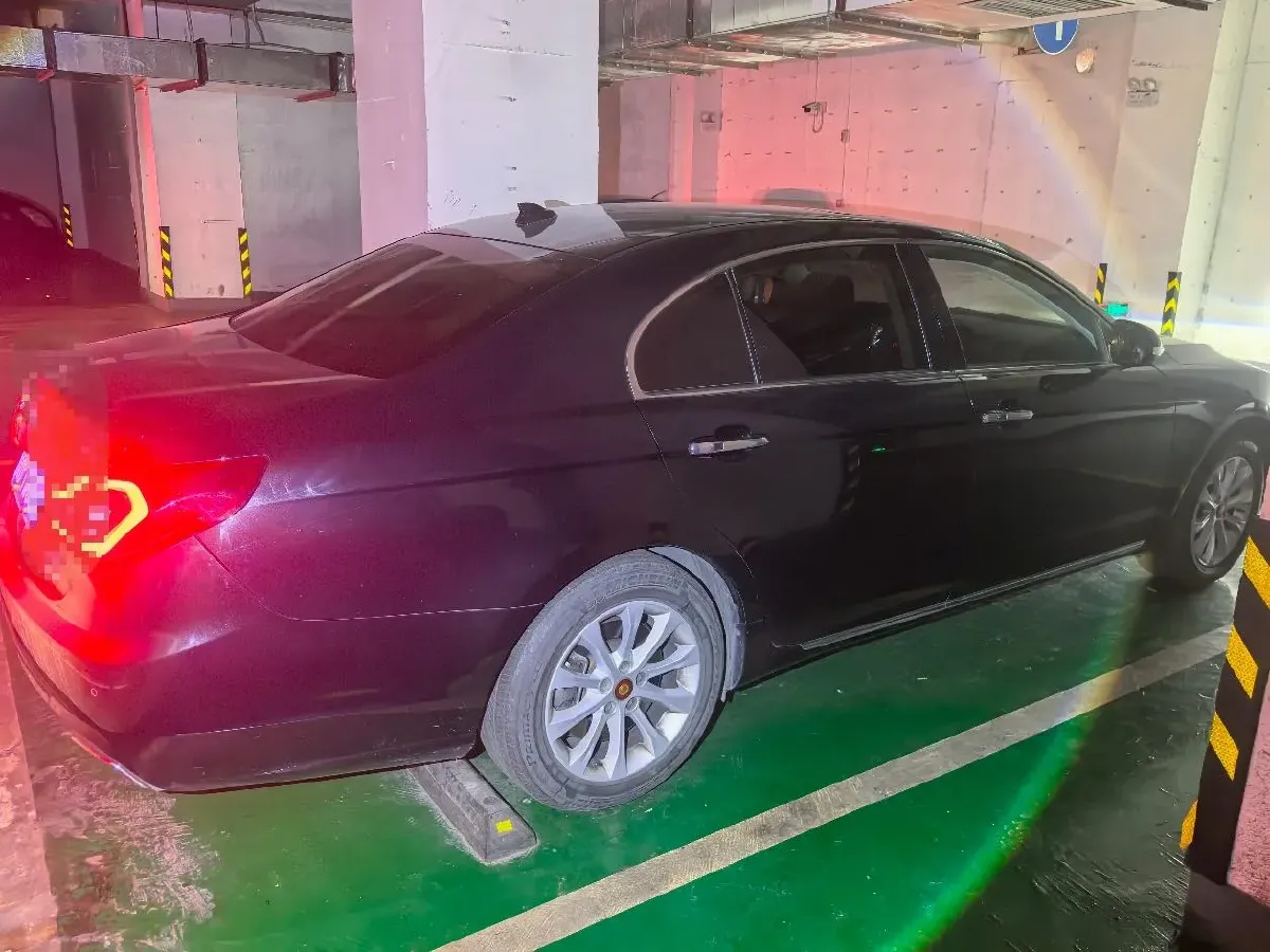 2017 HongQi H7 2.0T 204HP L4 6AT,autocango,china used car exporter,china ev exporter,chinese used car exporter,chinese used ev exporter