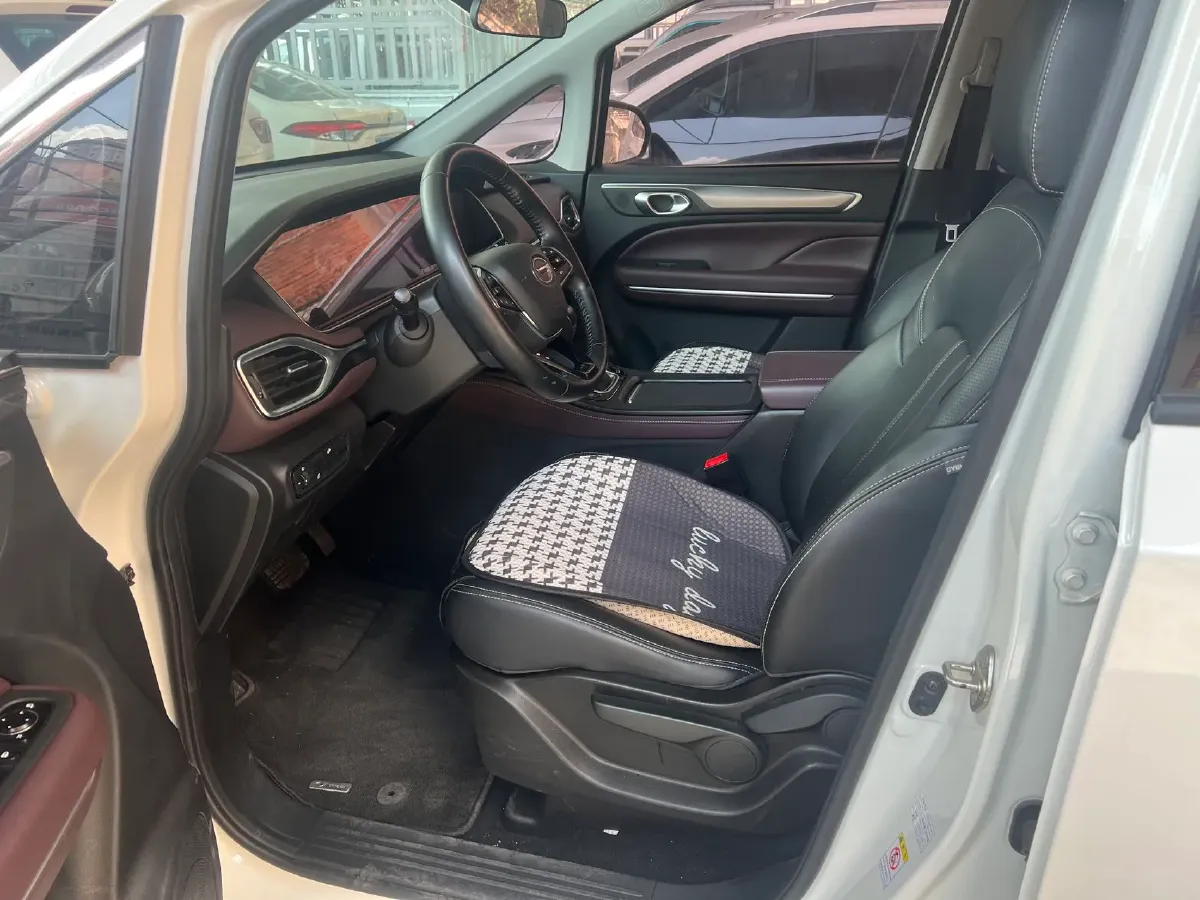 2021 GAC Trumpchi M6 1.5T 169HP L4 7DCT,autocango,china used car exporter,china ev exporter,chinese used car exporter,chinese used ev exporter