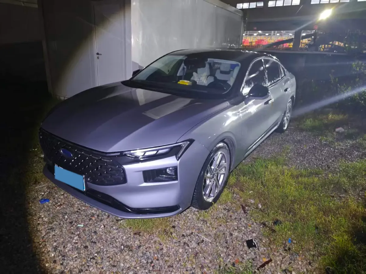 2022 Ford Mondeo 2.0T 238HP L4 8AT,autocango,china used car exporter,china ev exporter,chinese used car exporter,chinese used ev exporter