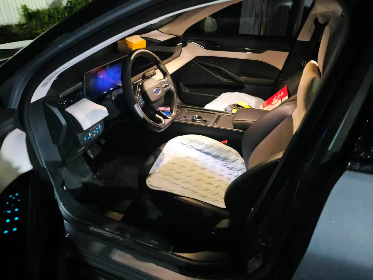 2022 Ford Mondeo 2.0T 238HP L4 8AT,autocango,china used car exporter,china ev exporter,chinese used car exporter,chinese used ev exporter