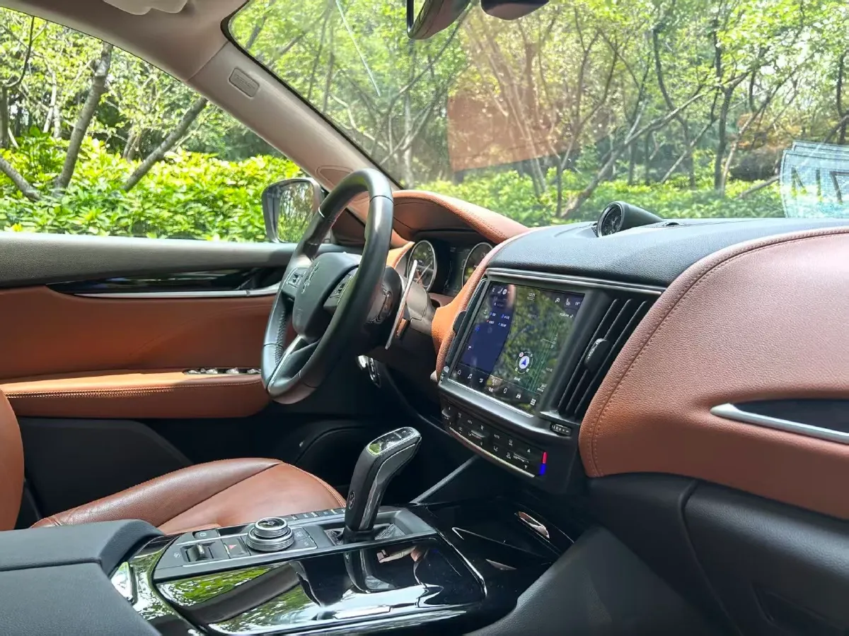 2021 Maserati Levante 3.0T 350HP V6 8AT,autocango,china used car exporter,china ev exporter,chinese used car exporter,chinese used ev exporter