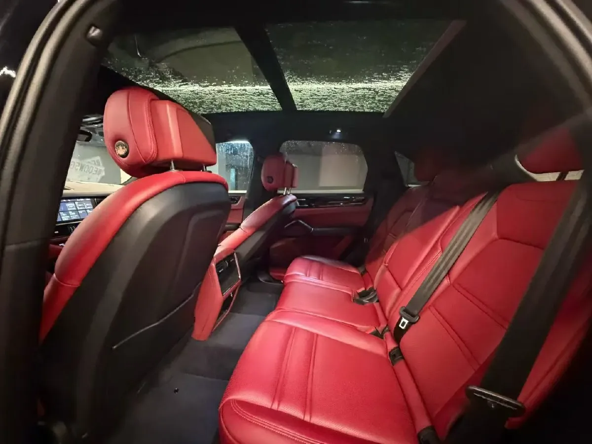 2024 Porsche Cayenne 2.0T 265HP L4 8AT PHEV,autocango,china used car exporter,china ev exporter,chinese used car exporter,chinese used ev exporter