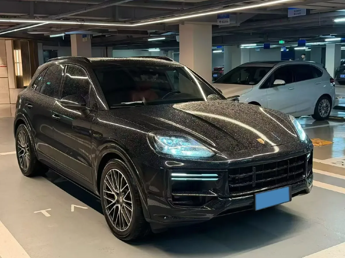 2024 Porsche Cayenne 2.0T 265HP L4 8AT PHEV,autocango,china used car exporter,china ev exporter,chinese used car exporter,chinese used ev exporter