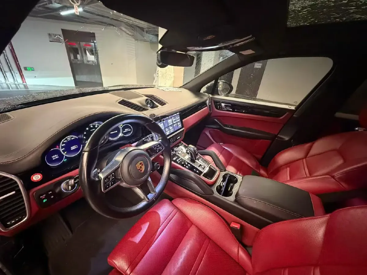 2024 Porsche Cayenne 2.0T 265HP L4 8AT PHEV,autocango,china used car exporter,china ev exporter,chinese used car exporter,chinese used ev exporter