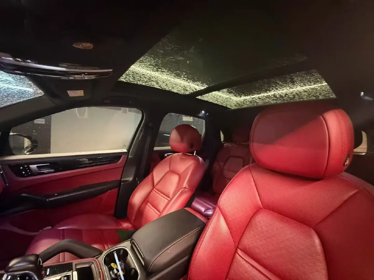 2024 Porsche Cayenne 2.0T 265HP L4 8AT PHEV,autocango,china used car exporter,china ev exporter,chinese used car exporter,chinese used ev exporter