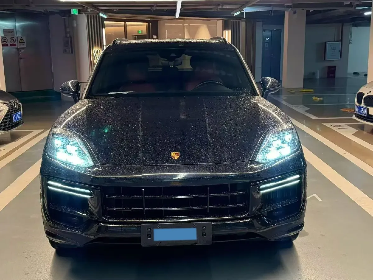 2024 Porsche Cayenne 2.0T 265HP L4 8AT PHEV,autocango,china used car exporter,china ev exporter,chinese used car exporter,chinese used ev exporter