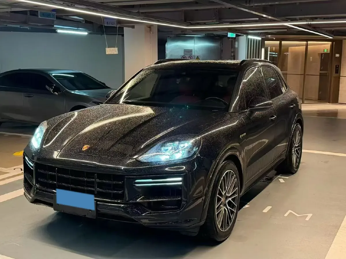 2024 Porsche Cayenne 2.0T 265HP L4 8AT PHEV,autocango,china used car exporter,china ev exporter,chinese used car exporter,chinese used ev exporter