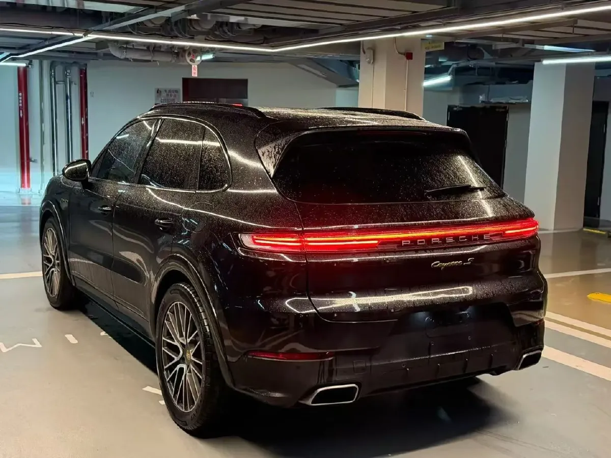 2024 Porsche Cayenne 2.0T 265HP L4 8AT PHEV,autocango,china used car exporter,china ev exporter,chinese used car exporter,chinese used ev exporter