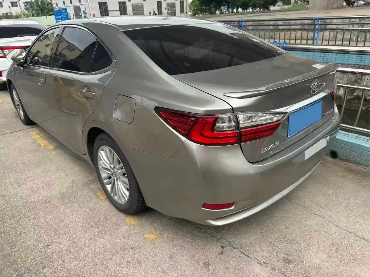 2015 Lexus ES 2.0L 167HP L4 6AT,autocango,china used car exporter,china ev exporter,chinese used car exporter,chinese used ev exporter