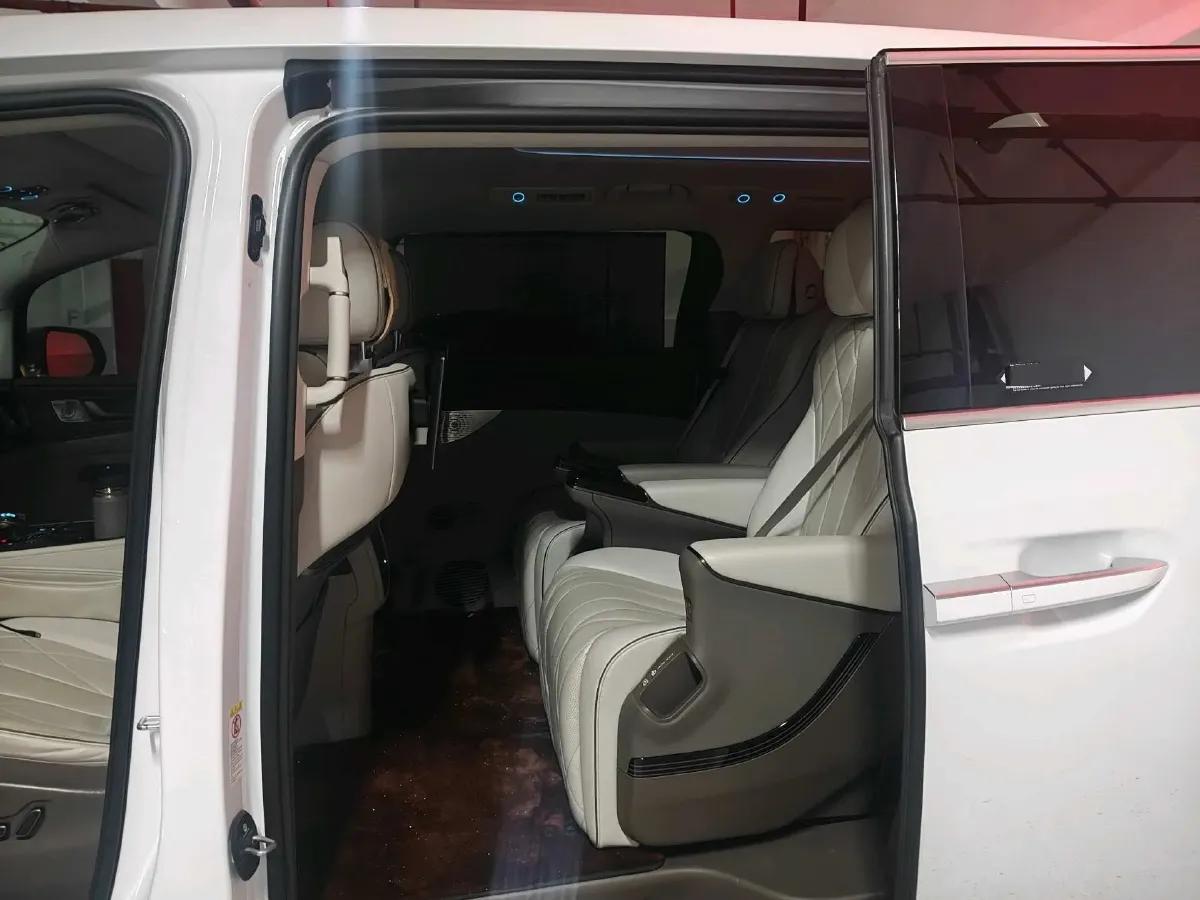 2022 Mercedes-Benz GLC Class 2.0T 197HP L4 9AT,autocango,china used car exporter,china ev exporter,chinese used car exporter,chinese used ev exporter