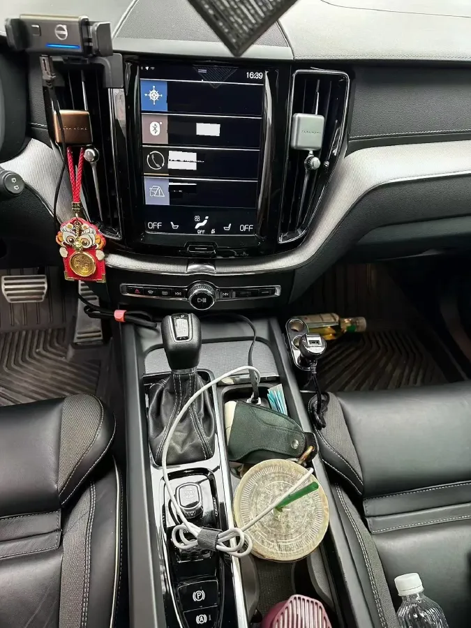 2020 Volvo XC60 2.0T 254HP L4 8AT,autocango,china used car exporter,china ev exporter,chinese used car exporter,chinese used ev exporter