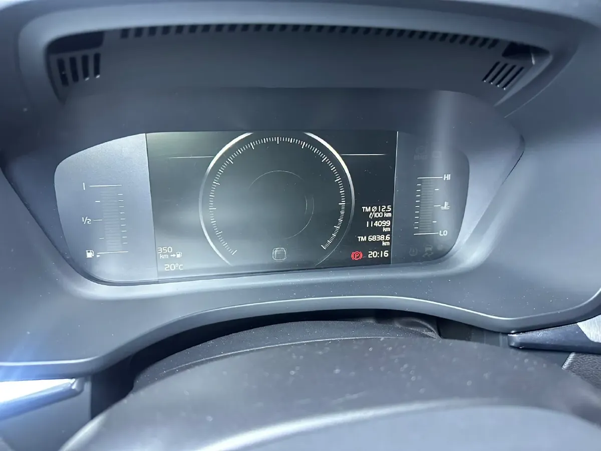 2019 Volvo XC60 2.0T 254HP L4 8AT,autocango,china used car exporter,china ev exporter,chinese used car exporter,chinese used ev exporter