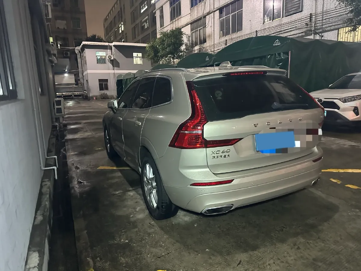 2019 Volvo XC60 2.0T 254HP L4 8AT,autocango,china used car exporter,china ev exporter,chinese used car exporter,chinese used ev exporter