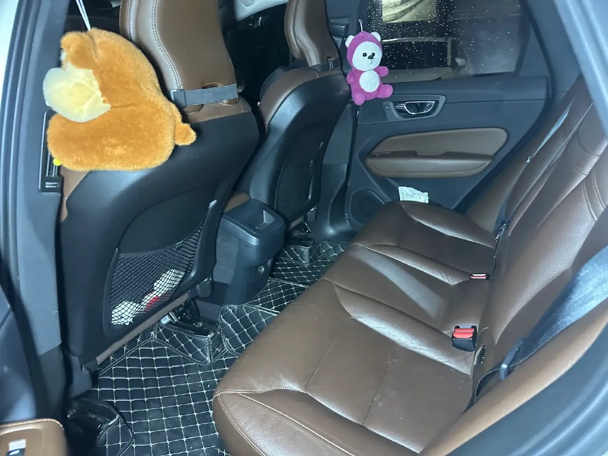 2019 Volvo XC60 2.0T 254HP L4 8AT,autocango,china used car exporter,china ev exporter,chinese used car exporter,chinese used ev exporter