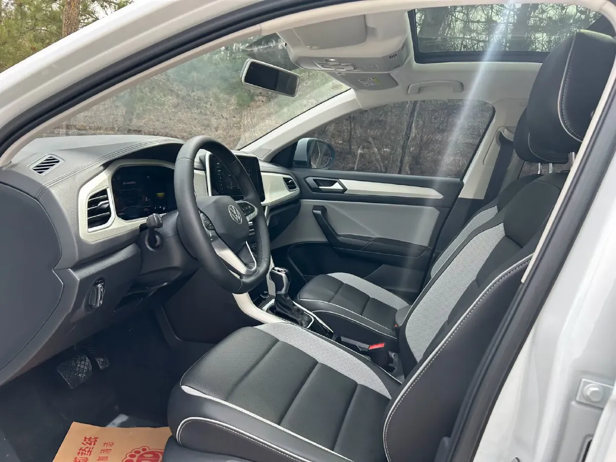 2024 Volkswagen T-Roc 1.4T 150HP L4 7DCT,autocango,china used car exporter,china ev exporter,chinese used car exporter,chinese used ev exporter