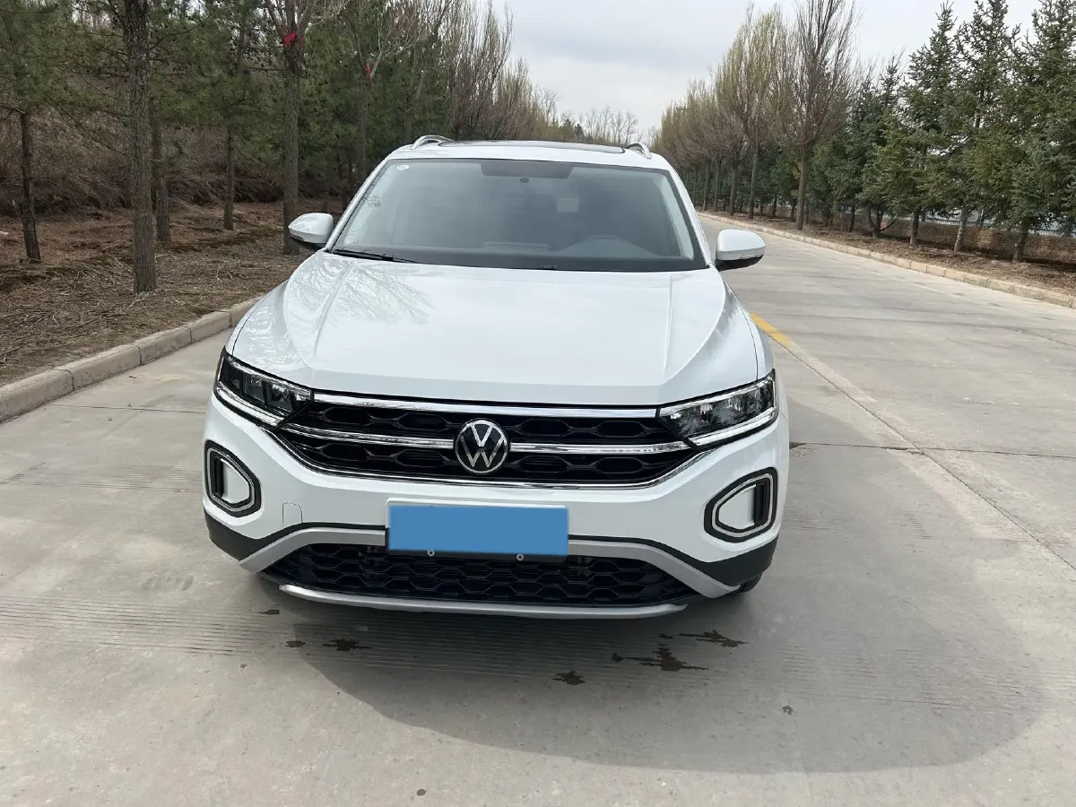 2024 Volkswagen T-Roc 1.4T 150HP L4 7DCT,autocango,china used car exporter,china ev exporter,chinese used car exporter,chinese used ev exporter