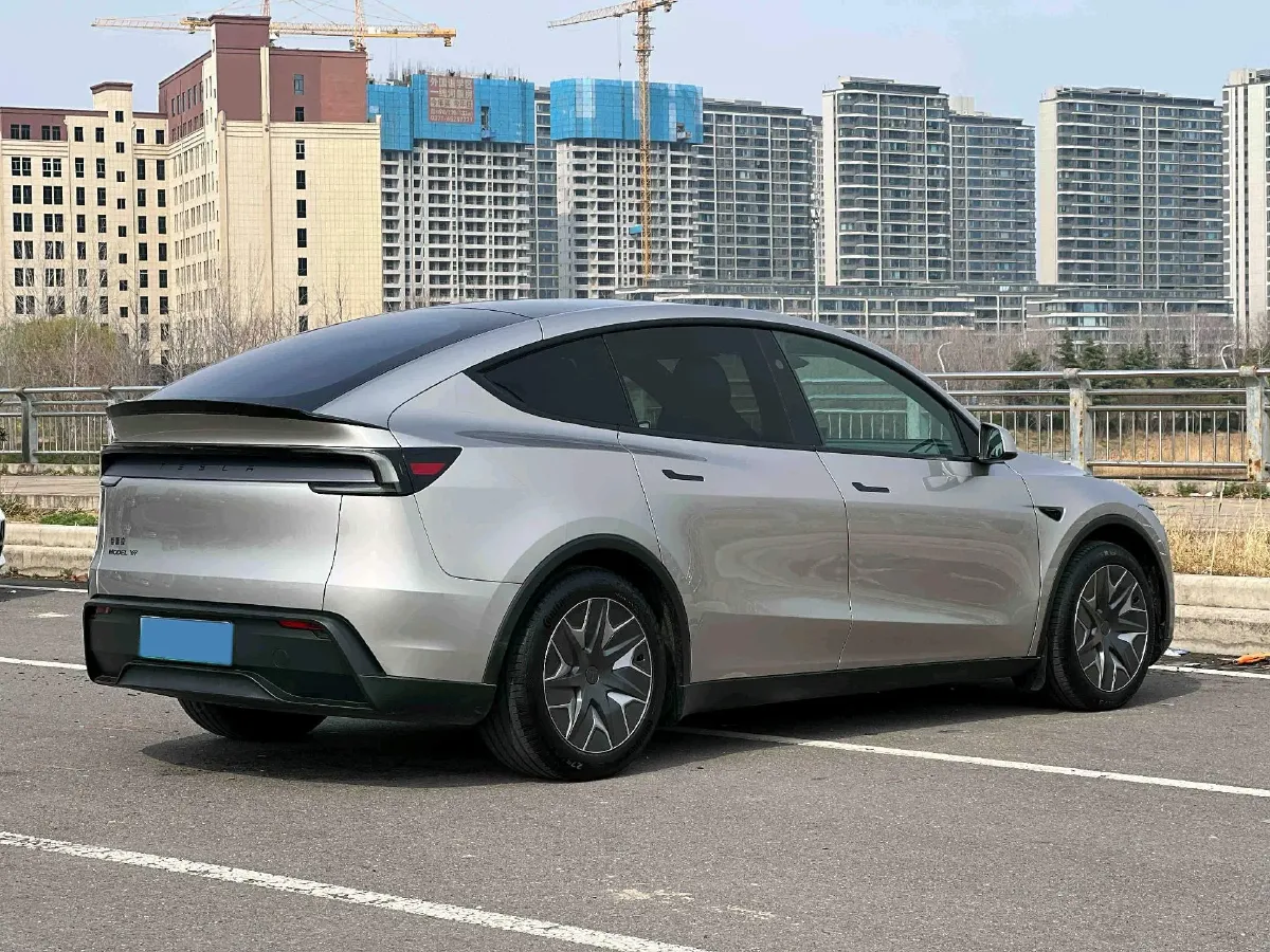 2025 Tesla Model Y L BEV,autocango,china used car exporter,china ev exporter,chinese used car exporter,chinese used ev exporter