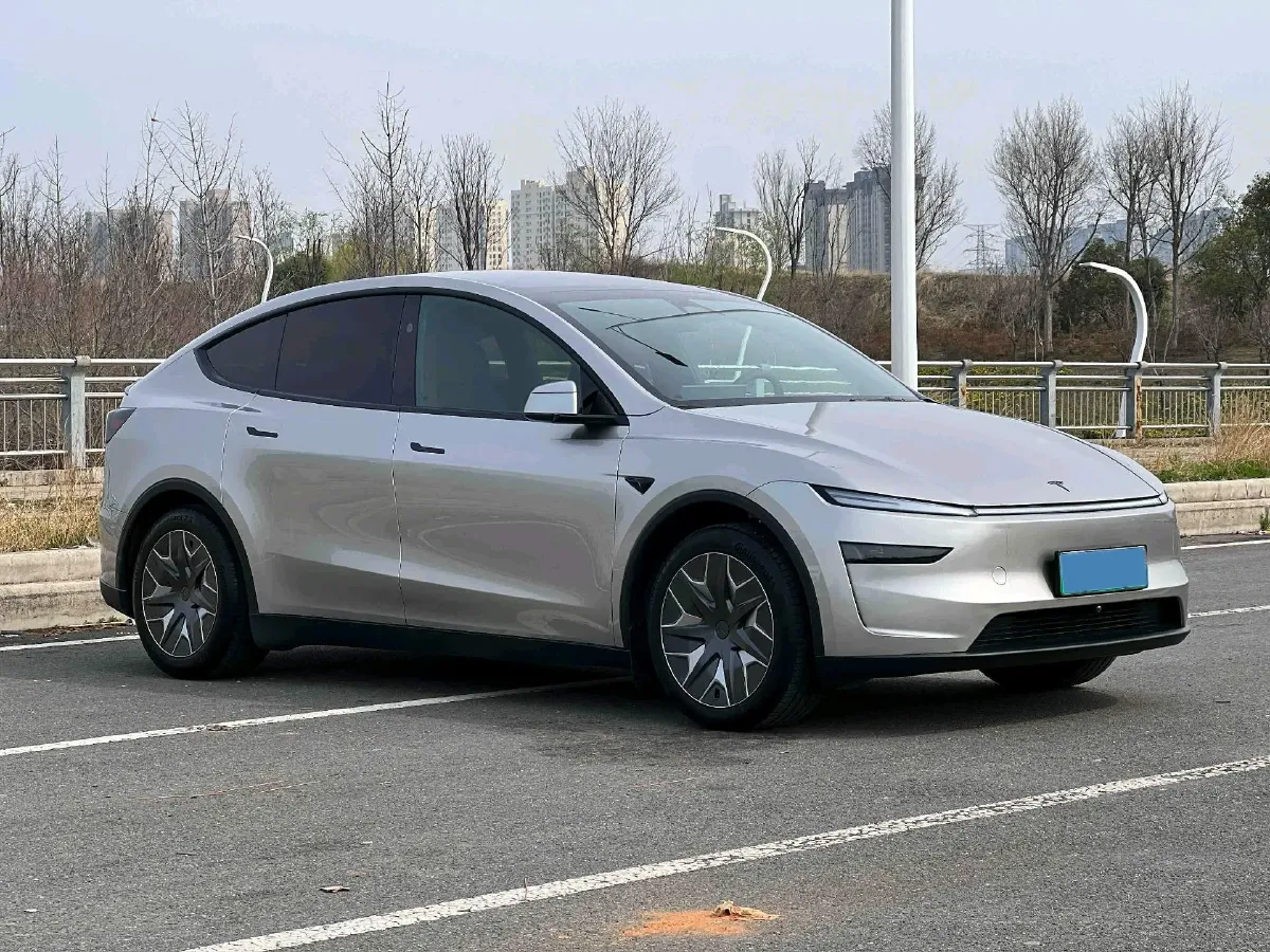 2025 Tesla Model Y L BEV,autocango,china used car exporter,china ev exporter,chinese used car exporter,chinese used ev exporter