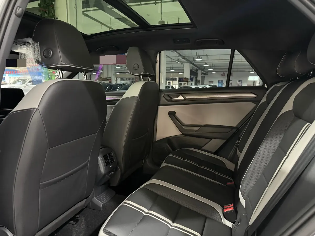 2025 Volkswagen T-Roc 1.5T 160HP L4 7DCT,autocango,china used car exporter,china ev exporter,chinese used car exporter,chinese used ev exporter