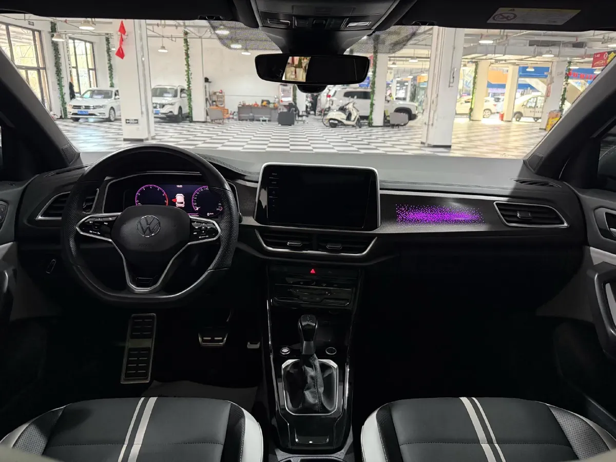 2025 Volkswagen T-Roc 1.5T 160HP L4 7DCT,autocango,china used car exporter,china ev exporter,chinese used car exporter,chinese used ev exporter