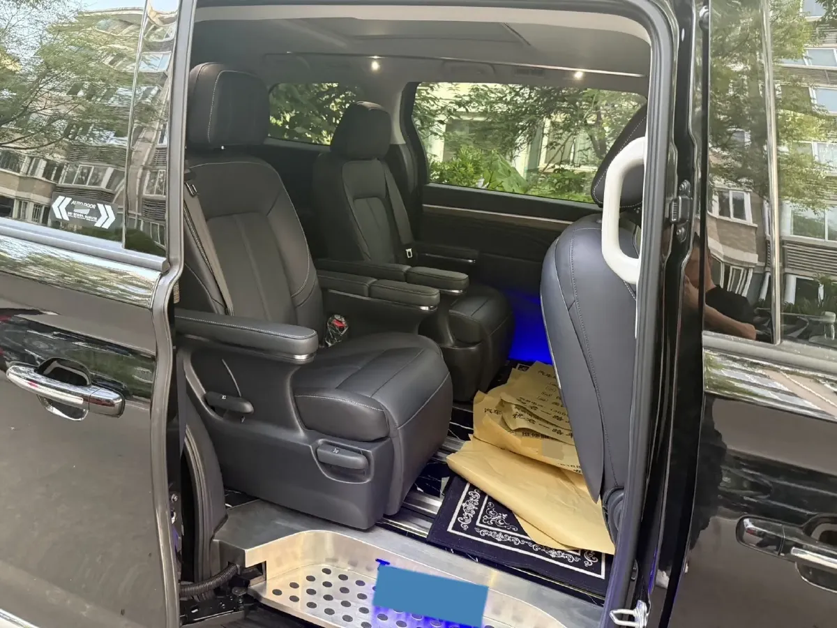 2023 GAC Trumpchi M8 2.0T 252HP L4 8AT,autocango,china used car exporter,china ev exporter,chinese used car exporter,chinese used ev exporter